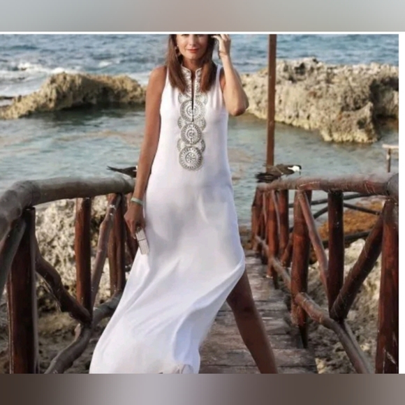 Lilly Pulitzer White Maxi Dress With Gold Detail Size 0 - Picture 3 of 9